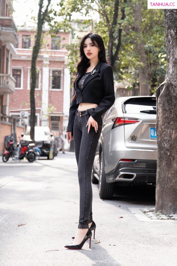 李浅浅  [XiuRen]高清写真图 2023.06.07 No.6874 浅浅Danny 美腿时尚第20张图片